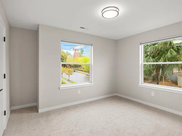 3275 SE Francis St — Photo 12