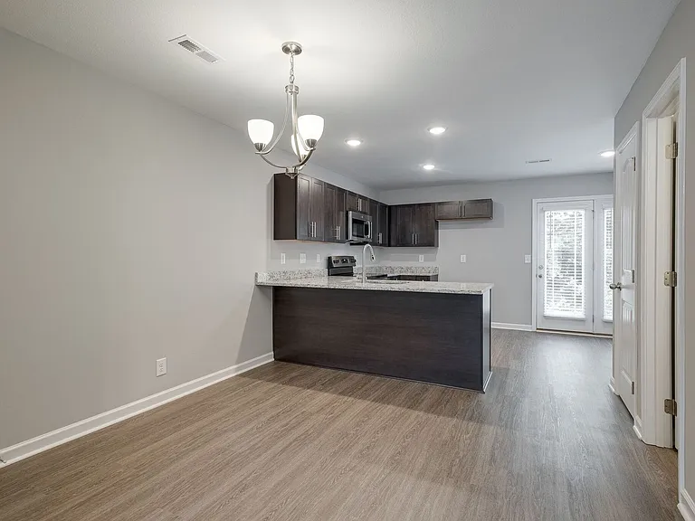 225 Woodland Valley Ln — Photo 10