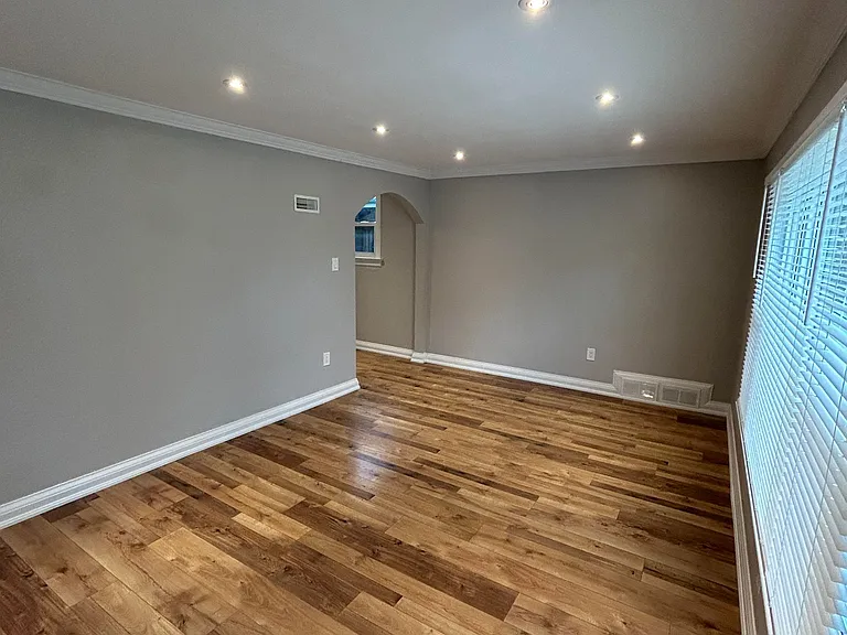 394 Whitmore Ave #MAIN — Photo 3