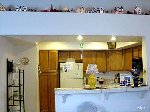 Kitchen breakfast bar