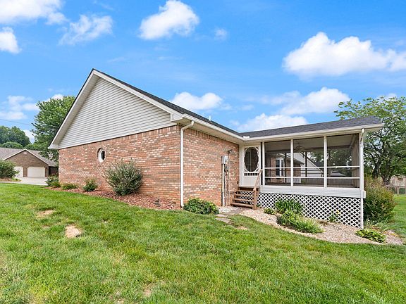 5th image of 61 Ironwood Dr