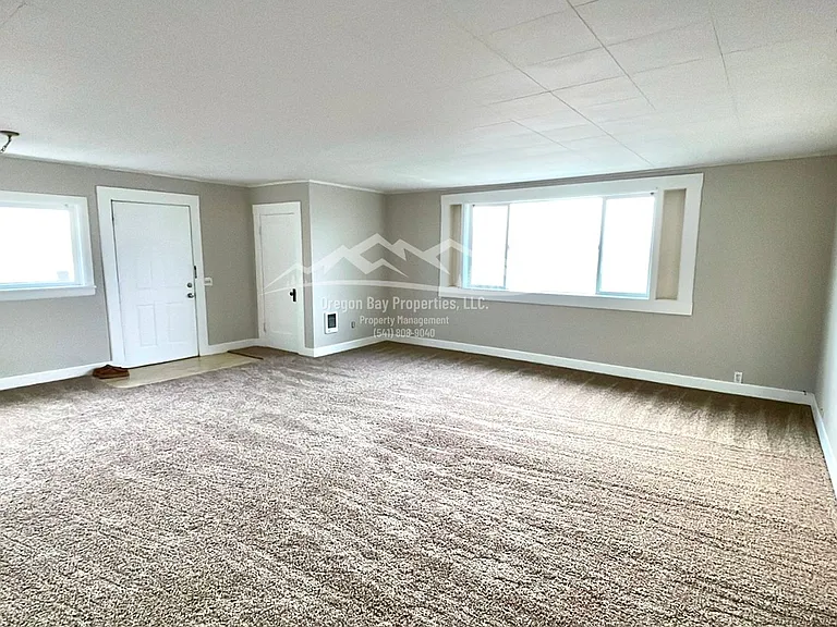310 N Dean St — Photo 4