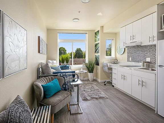 2nd image of 1008 N 109th St #13264738