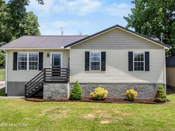 181 Kay Springs Cir, Jacksboro, TN 37757