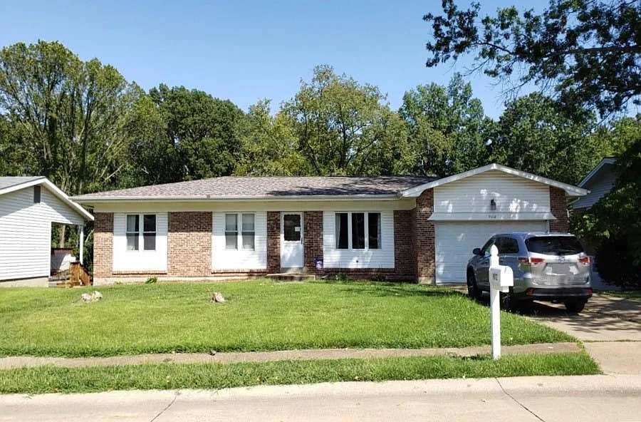 9012 Cordoba Ln photo 1