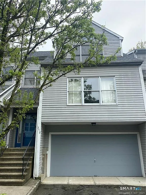 Oxbrook North — Photo 1