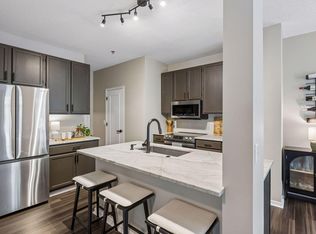 8350 Kimball Dr, Eden Prairie, MN 55347
