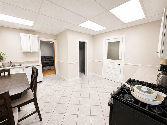 4th image of 2607 13th Ave