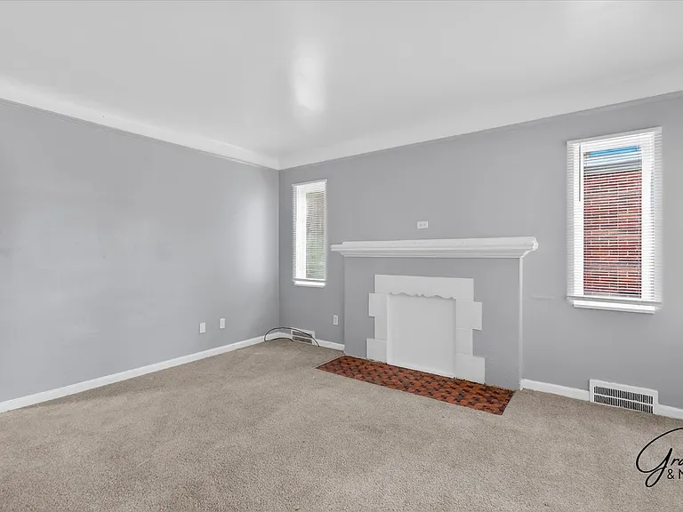 10644 Stratman St — Photo 2