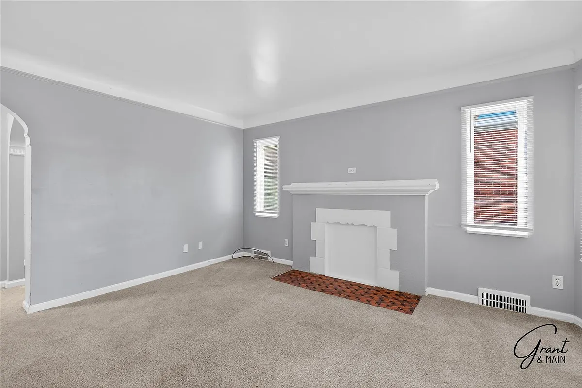 Building Photo - 10644 Stratman St