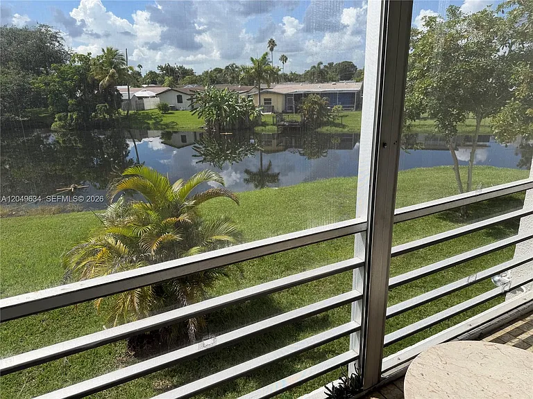8135 Sunrise Lakes Blvd #210 — Photo 30