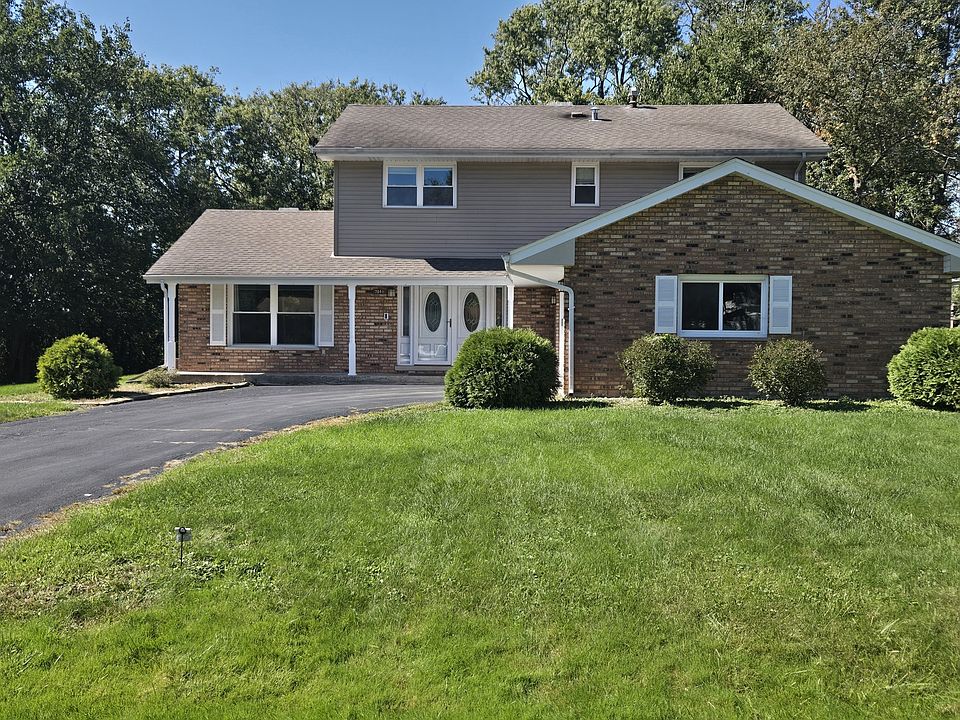 1st image of 784 Exmoor Rd