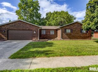 319 Virginia Ave, Taylorville, IL