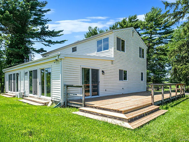 1394 Main Rd — Photo 27