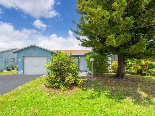 7235 Pine Bluff Dr, Lake Worth, FL 33467