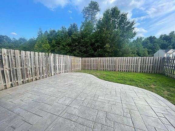 3rd image of 3944 Saint Michaels Sq