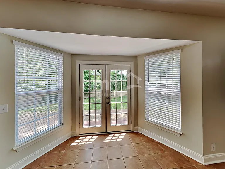 6728 Autumn Oaks Dr — Photo 10