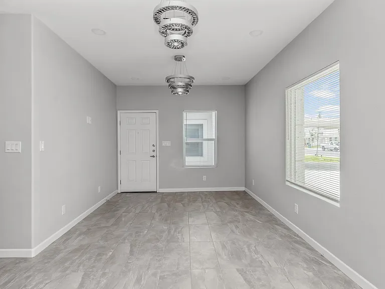 901 Sugar Garden Ave #3 — Photo 6