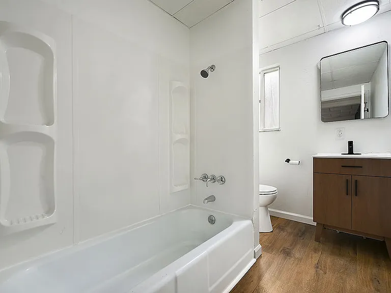 226 W 9th Ave #4 — Photo 7