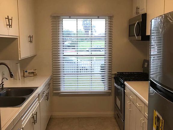 3rd image of 410 S Sierra Madre Blvd #1