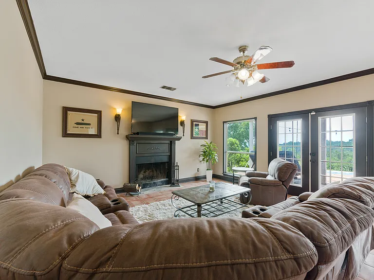 103 Saddle View Dr — Photo 8