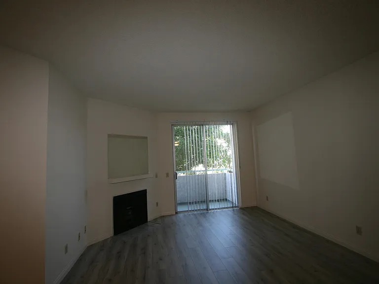 3637 Clarington Ave #113 — Photo 27