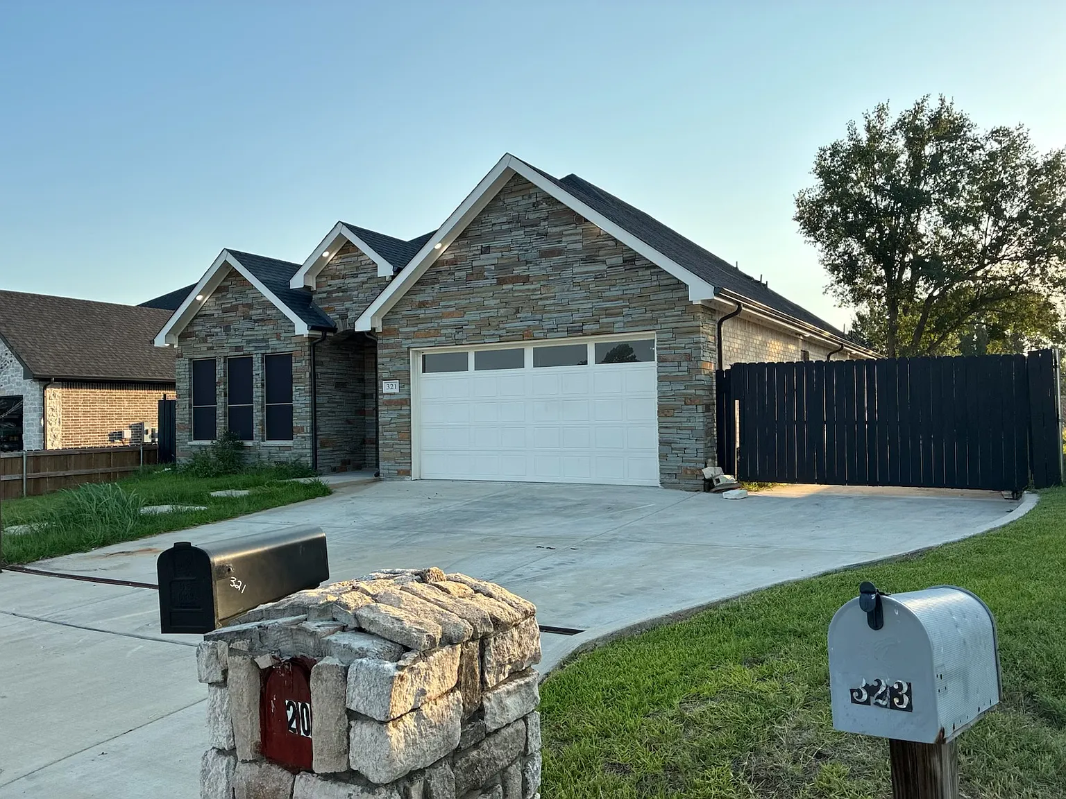4 bed, 2245 sqft, $2,700 — Photo 2