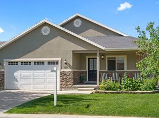 817 W Saddle Dr, Oakley, UT 84055