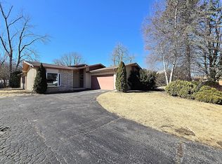 9761 W Teresa Ln, Milwaukee, WI 53224