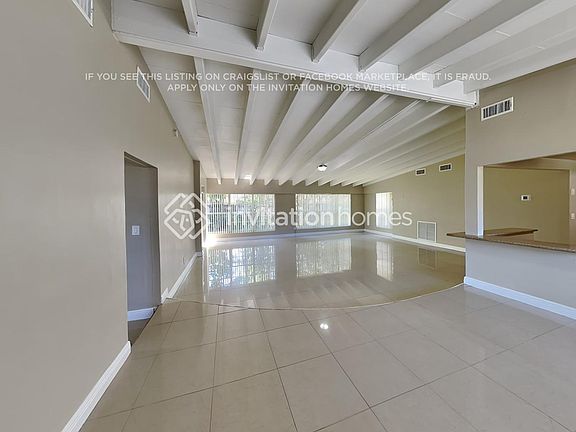 5th image of 20400 NE 15th Ave