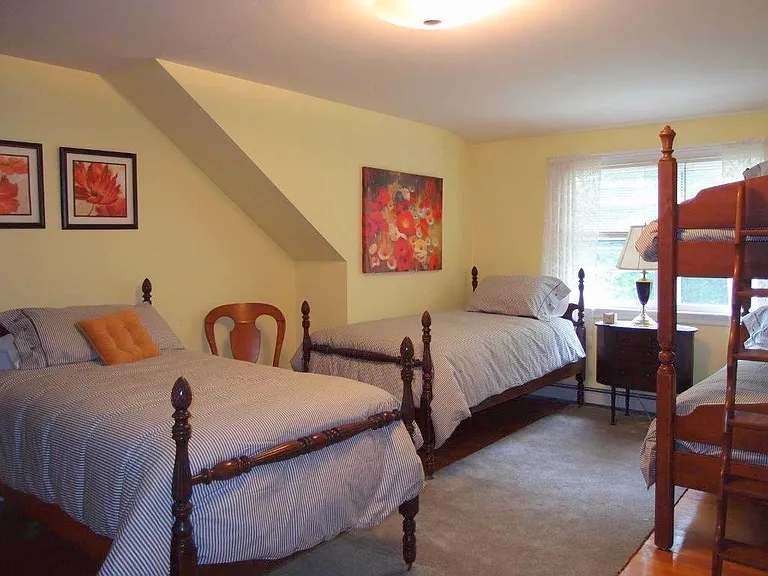 Bunk room, 4 singles