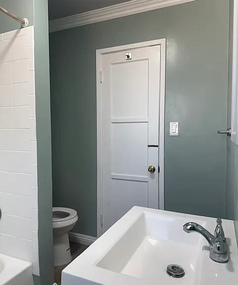 7726 Pickering Ave #D — Photo 10