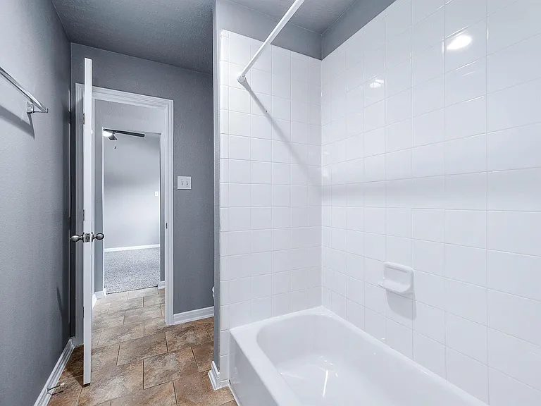 3720 Armand Dr — Photo 32