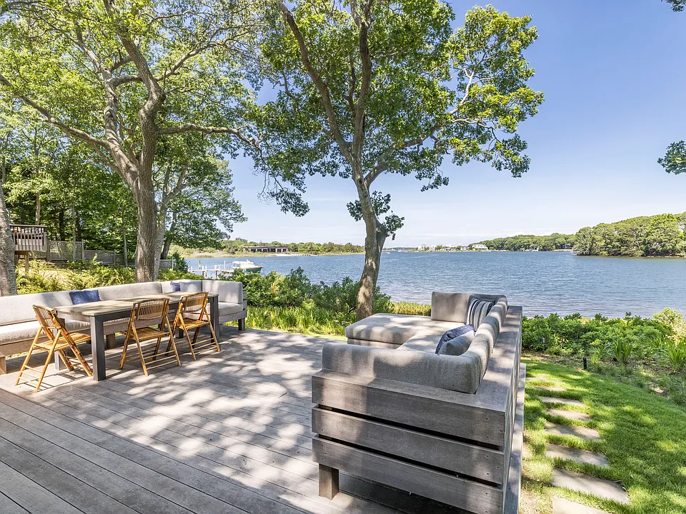 33 Bluff Point Rd