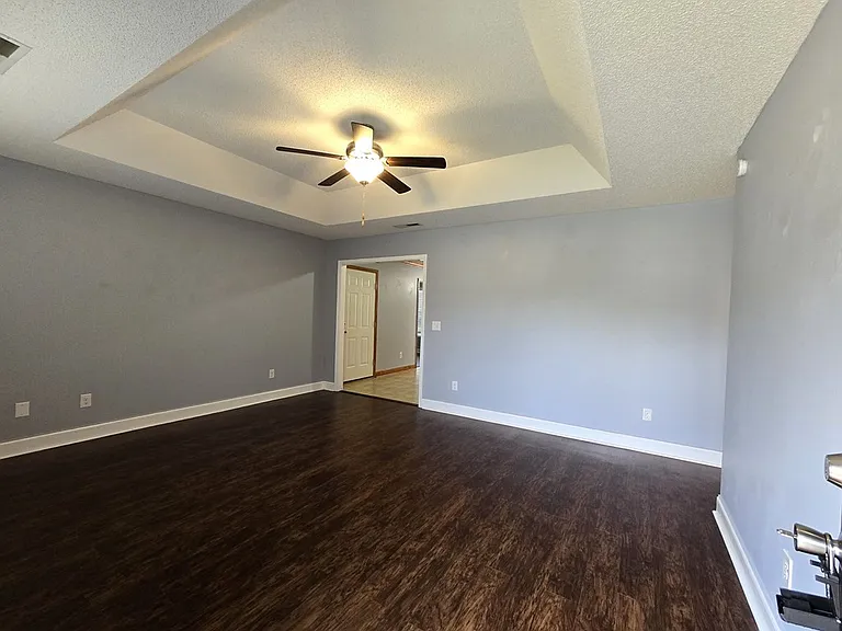 3563 Beacon Dr — Photo 3