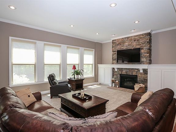 5th image of 3691 Carmelle Woods Dr