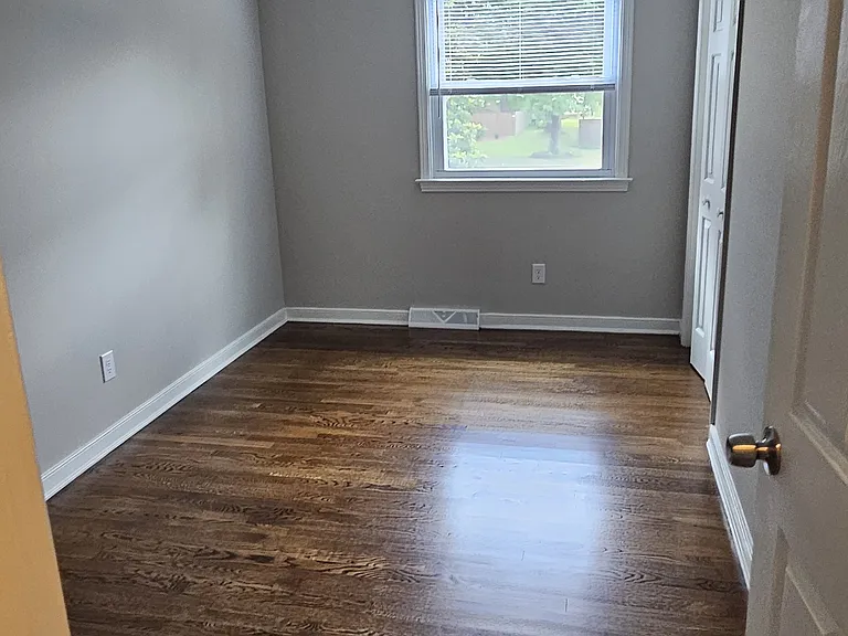 9204 Minna Dr — Photo 6