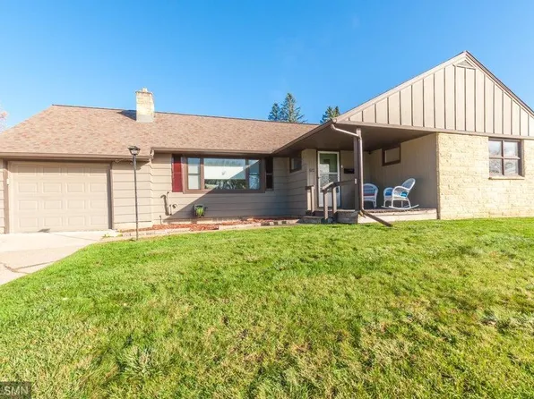 612 N 2nd St, La Crescent, MN 55947