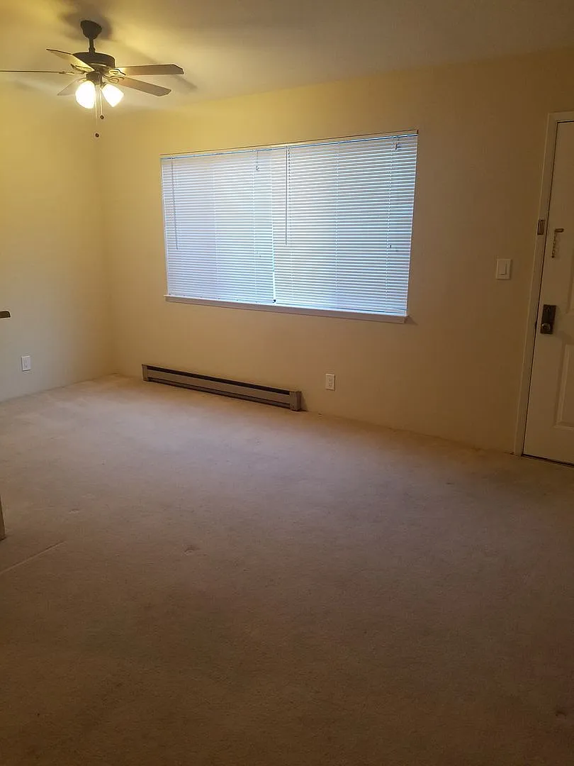 400 Laurel Street — Photo 3