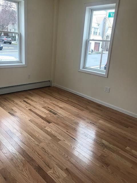 1st image of 559 Vincent Ave #1