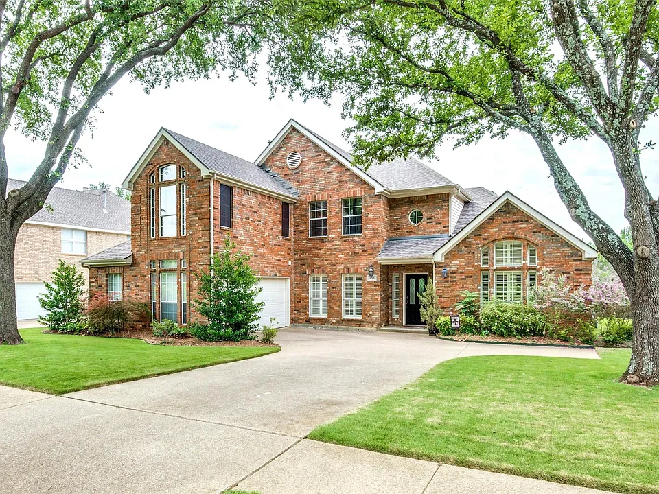 656 Water Oak Dr