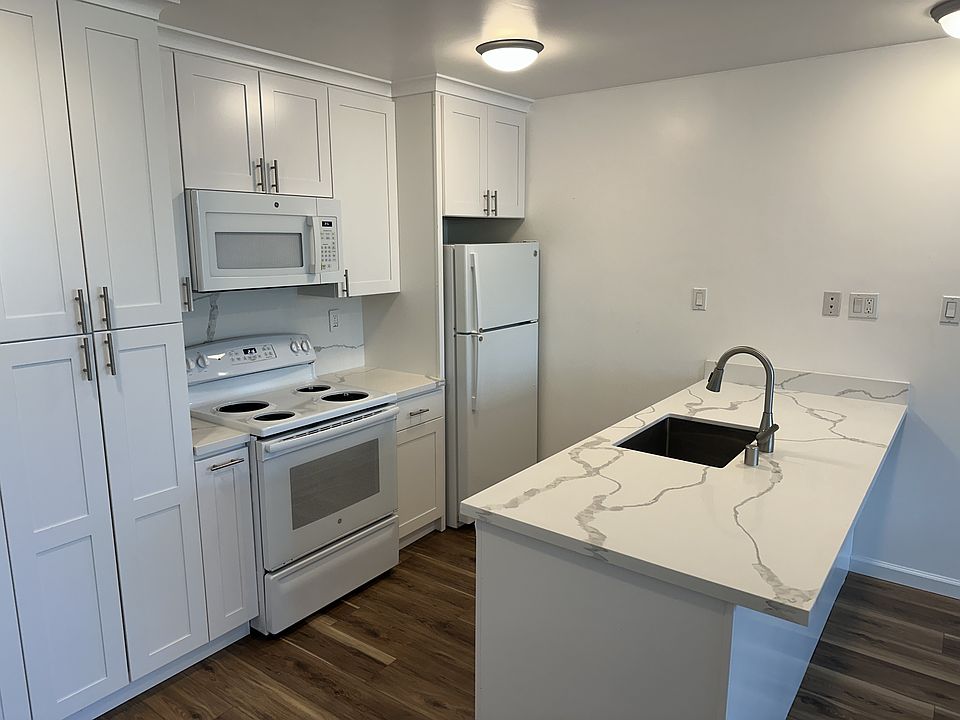 2nd image of 3603 Colegrove St APT 27