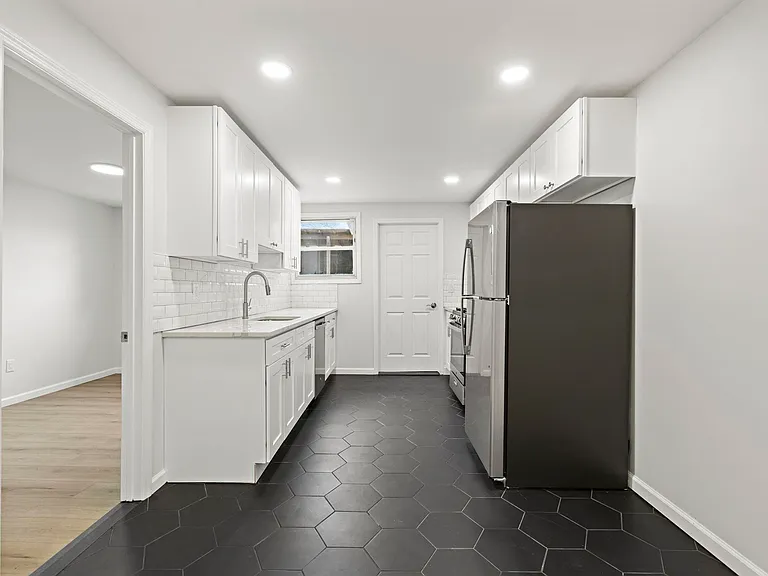173 Van Horne St #1 — Photo 4