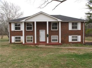 412 Burch Rd, Clarksville, TN 37042