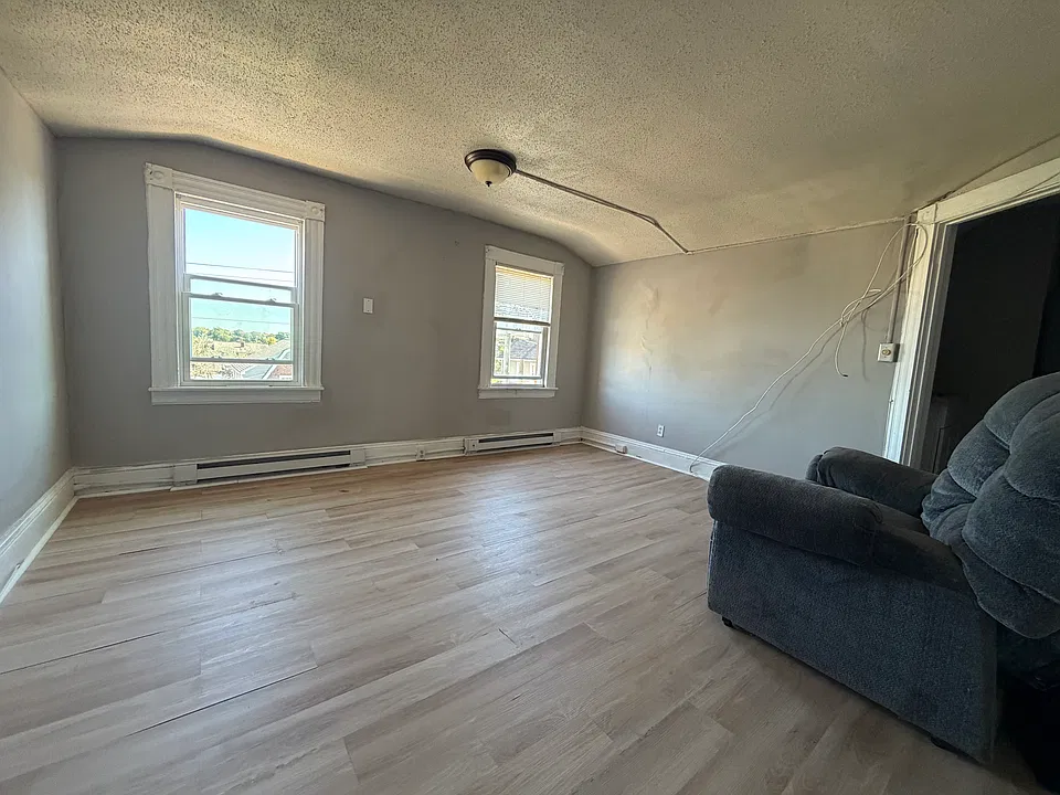 79-3 Newington Ave #3C