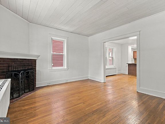 5th image of 832 N Reservoir St