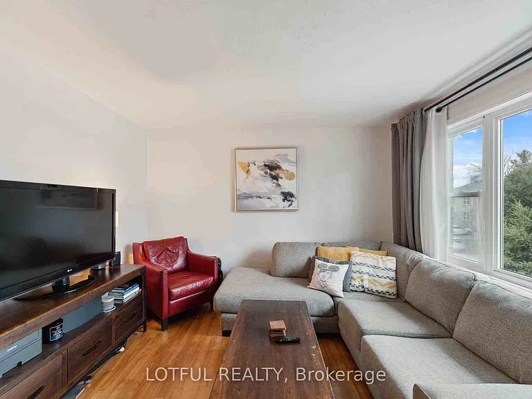 2427 Chasseur Ave #B — Photo 3