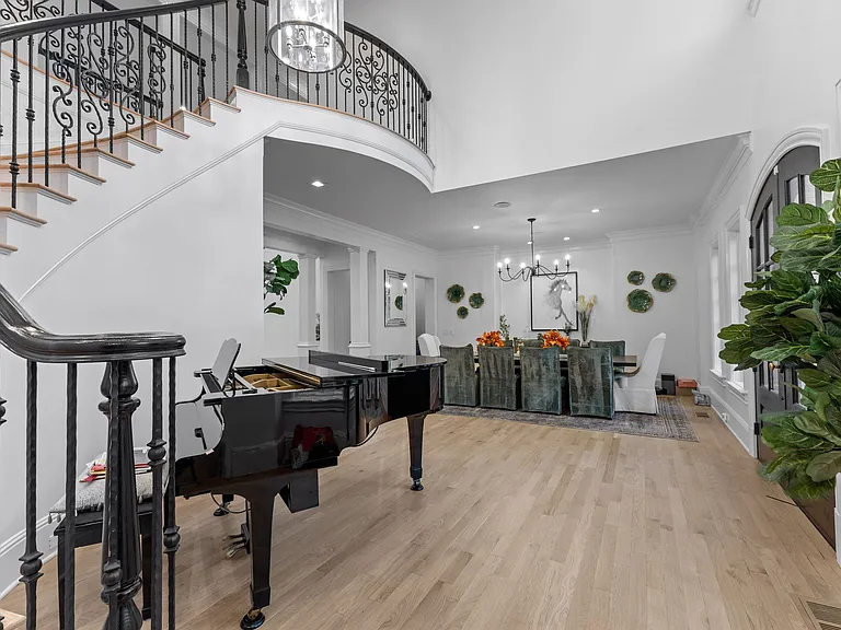 1415 Richland Woods Ln — Photo 10