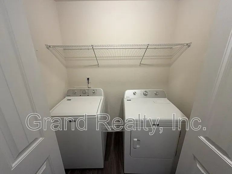 5033 Peach Dr — Photo 18