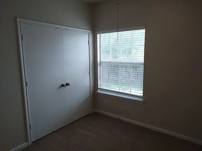 2206 S Bagdad Rd #B — Photo 7